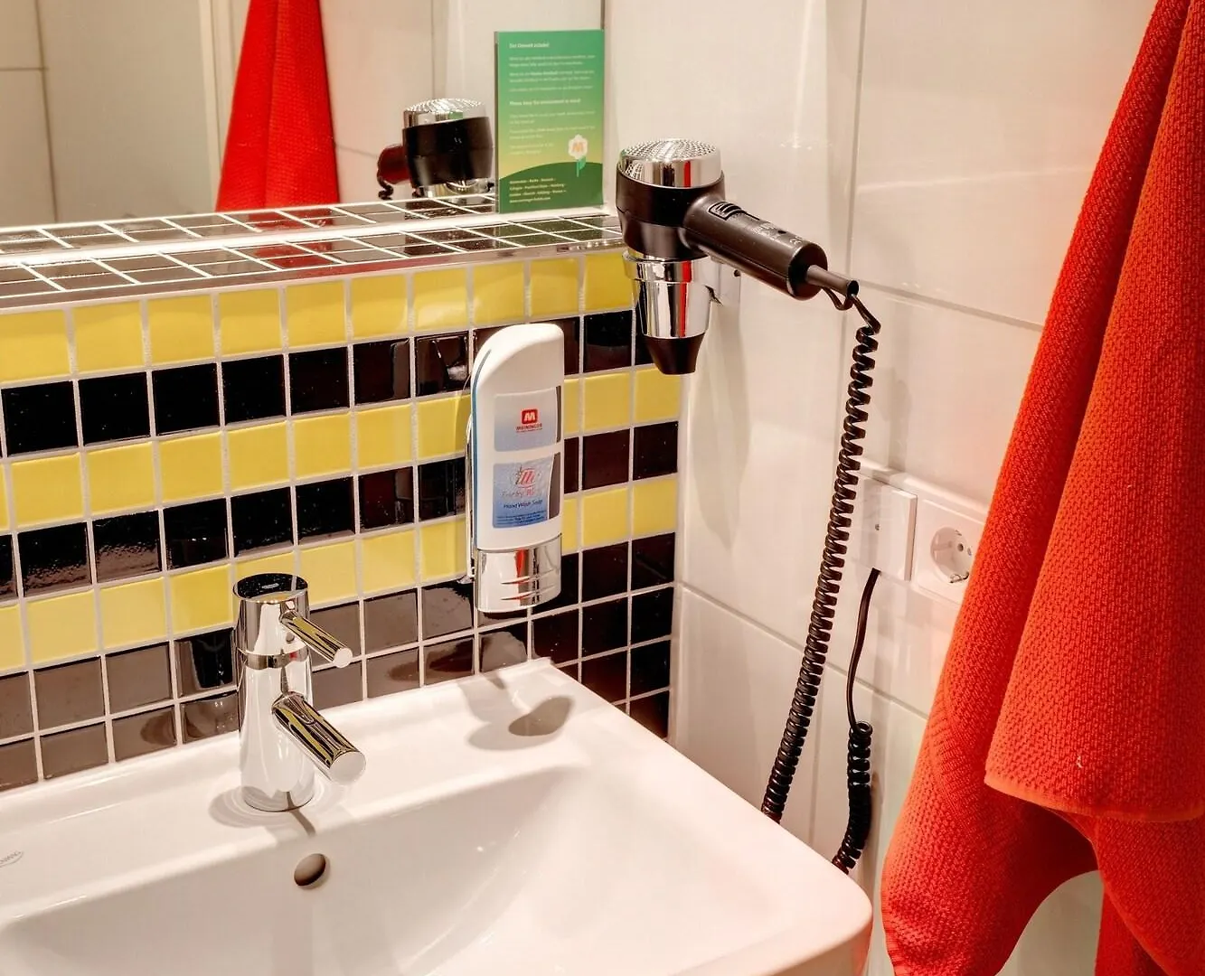 Meininger Hotel Frankfurt Main / Airport Франкфурт-на-Майне