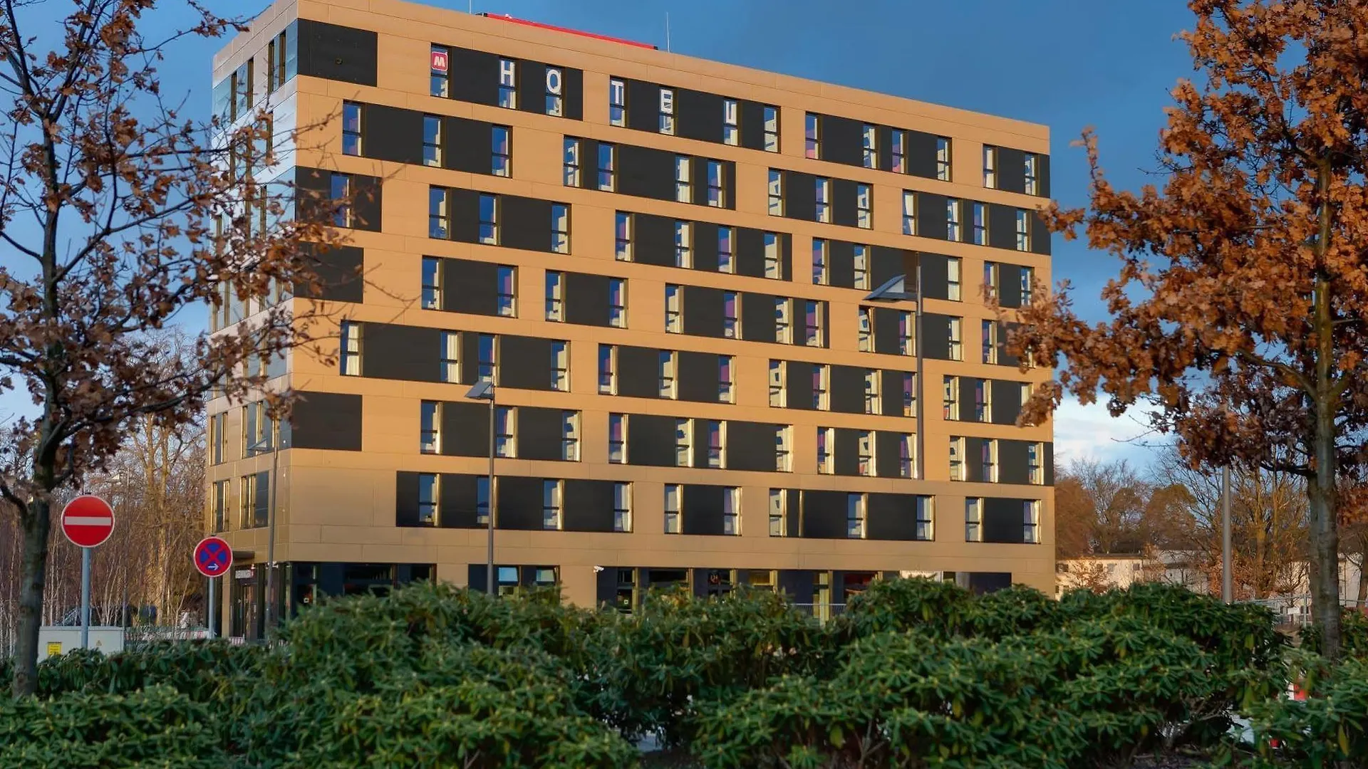 ***  Meininger Hotel Frankfurt Main / Airport Франкфурт-на-Майне Германия
