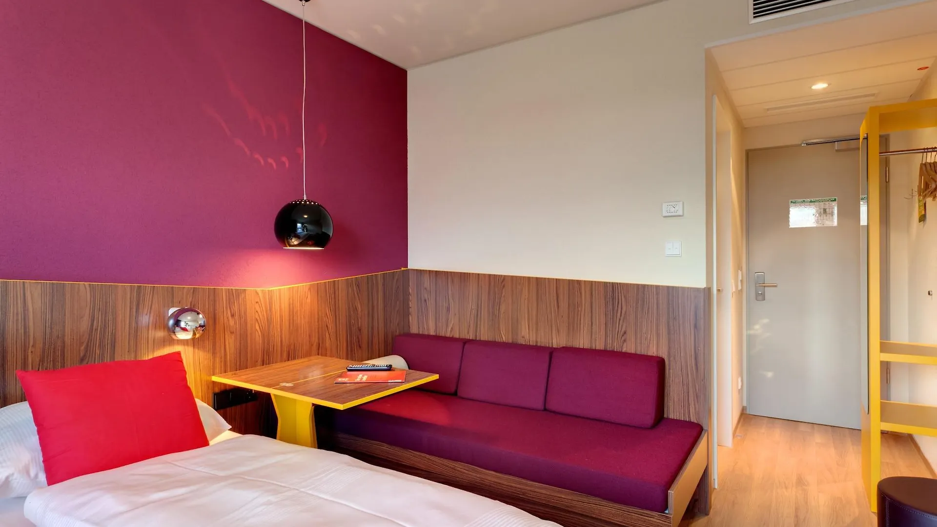 Meininger Hotel Frankfurt Main / Airport Frankfurt am Main