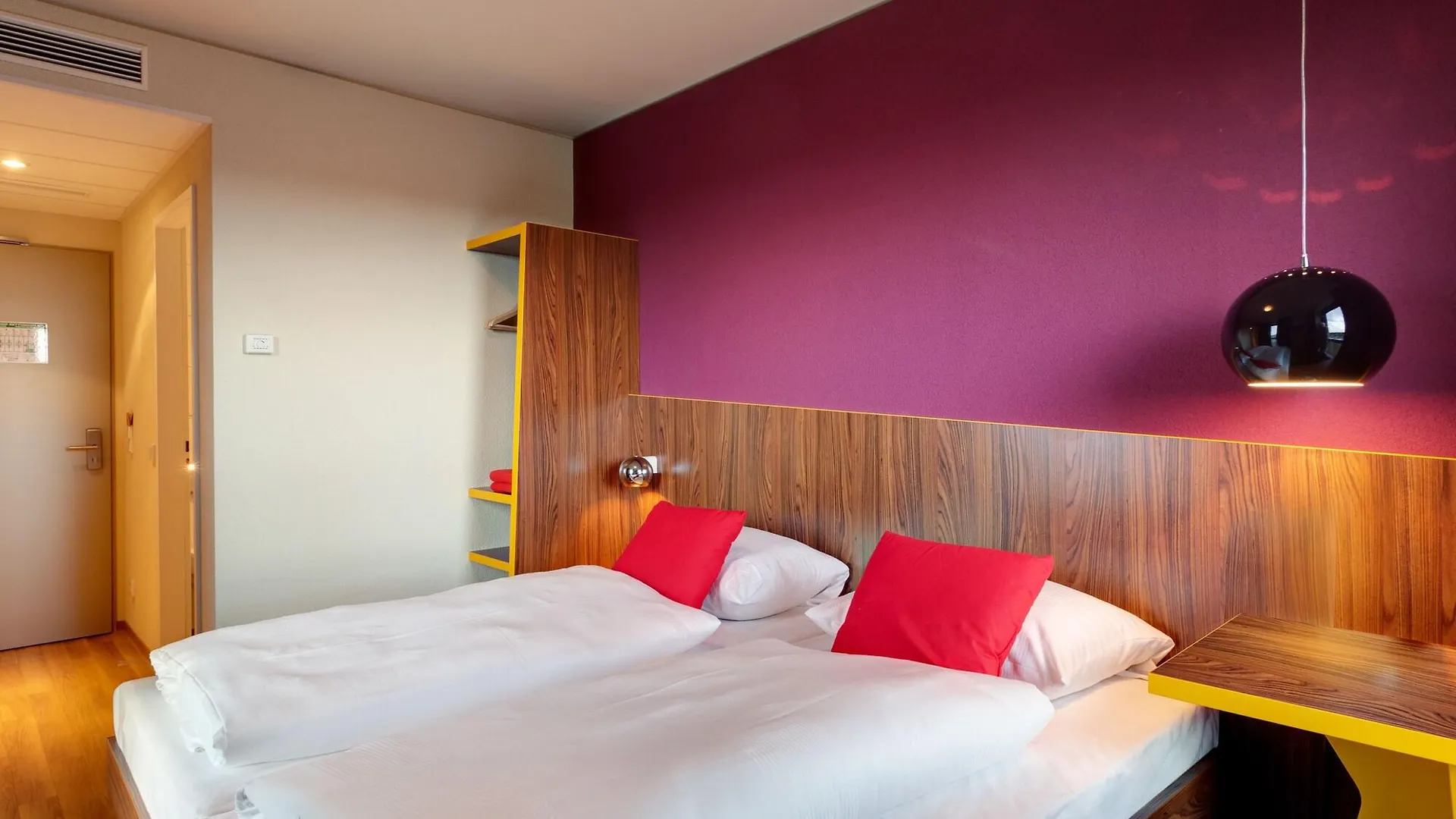 Meininger Hotel Frankfurt Main / Airport Frankfurt am Main